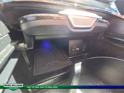 Used 2023 Mercedes-Benz C 300 4MATIC Sedan image 15