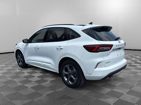 Used 2023 Ford Escape ST-Line w/ Tech Pack #1 FWD image 3