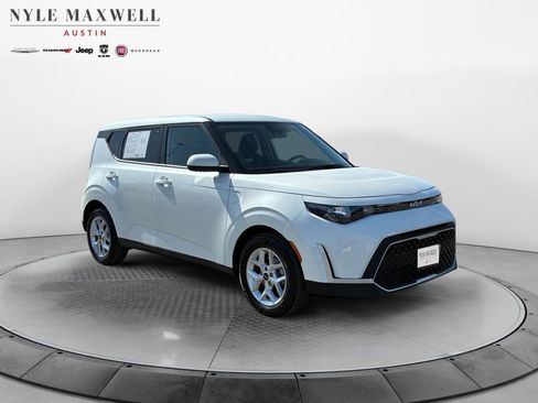 Used 2024 Kia Soul LX w/ Option Group 015 image 2