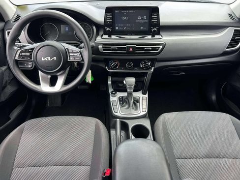 Used 2023 Kia Seltos LX AWD/4WD image 13
