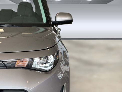 Used 2023 Kia Soul LX FWD image 12