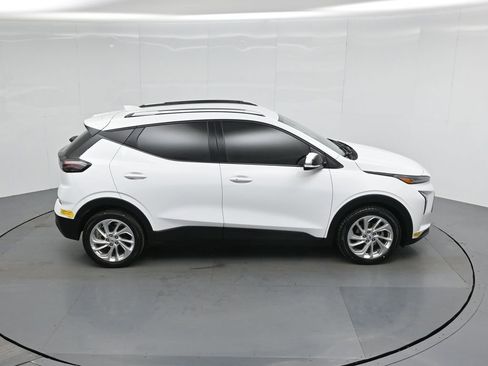 Used 2023 Chevrolet Bolt EUV LT w/ Driver Confidence Package image 35