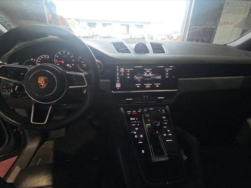 Used 2019 Porsche Cayenne image 14