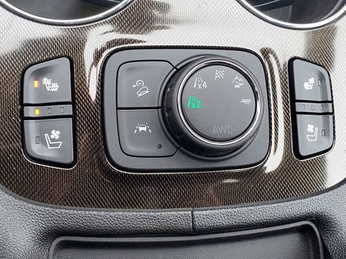 Used 2023 GMC Acadia AT4 w/ Technology Package image 29