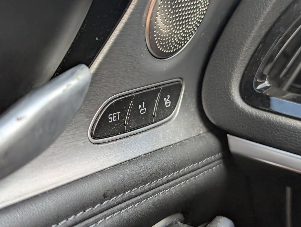 Used 2018 Kia Stinger GT2 AWD/4WD image 11