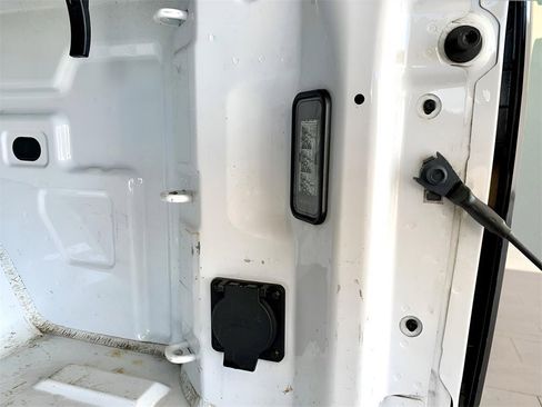 Used 2023 GMC Sierra 1500 Elevation image 23