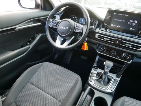 Used 2023 Kia Seltos LX AWD/4WD image 9