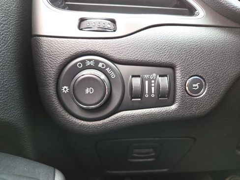 Used 2019 Jeep Cherokee Limited AWD/4WD image 53