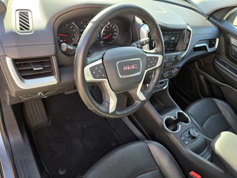 Used 2024 GMC Terrain SLT image 12