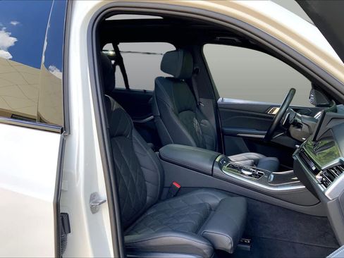 Used 2024 BMW X5 M60i AWD/4WD image 8