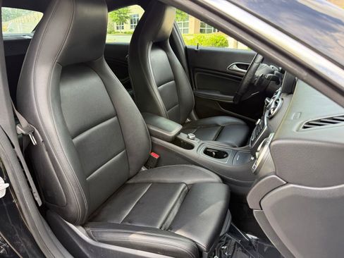 Used 2018 Mercedes-Benz CLA 250 image 38