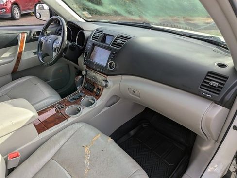 Used 2011 Toyota Highlander Limited image 42