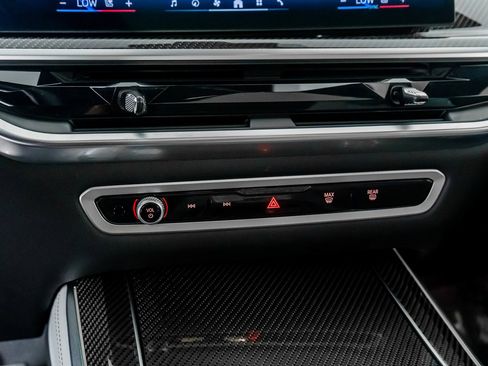 Used 2025 BMW X5 M60i w/ Premium Essential Package image 38