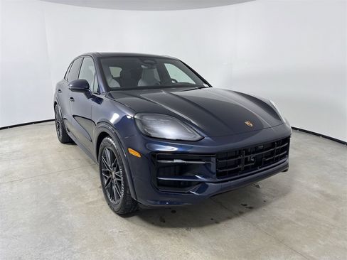 New 2026 Porsche Cayenne GTS image 9