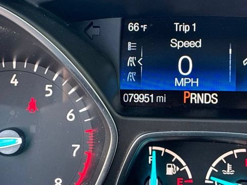 Used 2019 Ford Escape SE AWD/4WD image 16