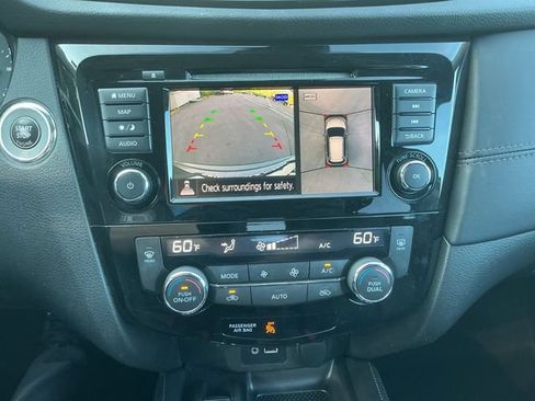 Used 2018 Nissan Rogue SL w/ Premium Package AWD/4WD image 22