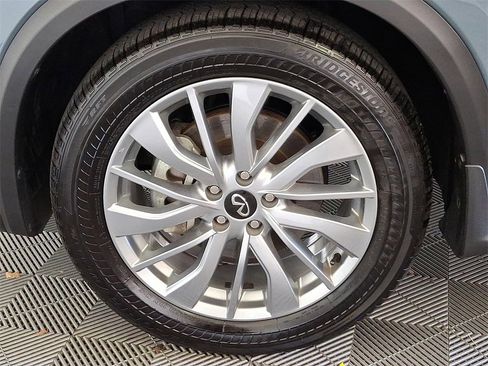 Certified 2025 INFINITI QX50 Luxe image 10