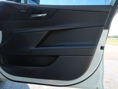 Used 2017 Jaguar XE First Edition image 48