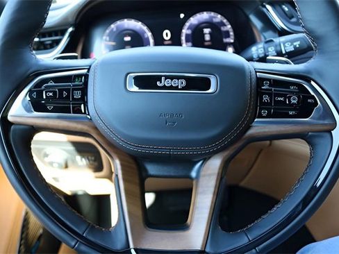New 2025 Jeep Grand Cherokee Summit image 21
