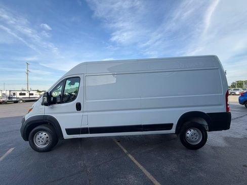 Used 2024 RAM ProMaster 2500 w/ Convenience Group FWD image 6