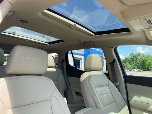Used 2019 GMC Acadia Denali w/ Technology Package AWD/4WD image 30
