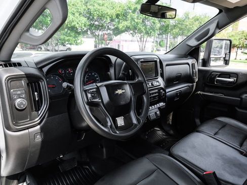 Used 2020 Chevrolet Silverado 2500 W/T w/ WT Convenience Package image 3