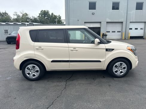 Used 2012 Kia Soul FWD image 2