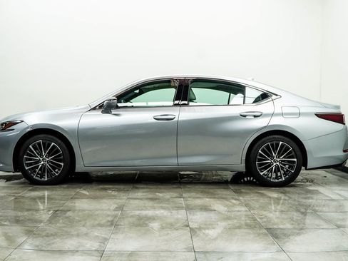 Used 2024 Lexus ES 350 w/ Premium Package image 8