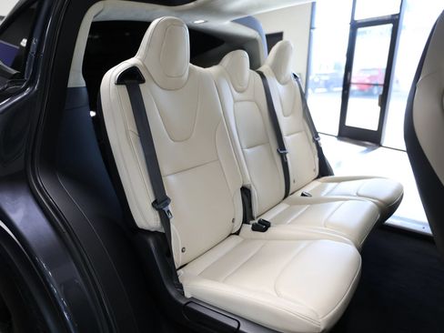 Used 2018 Tesla Model X 75D AWD/4WD image 41