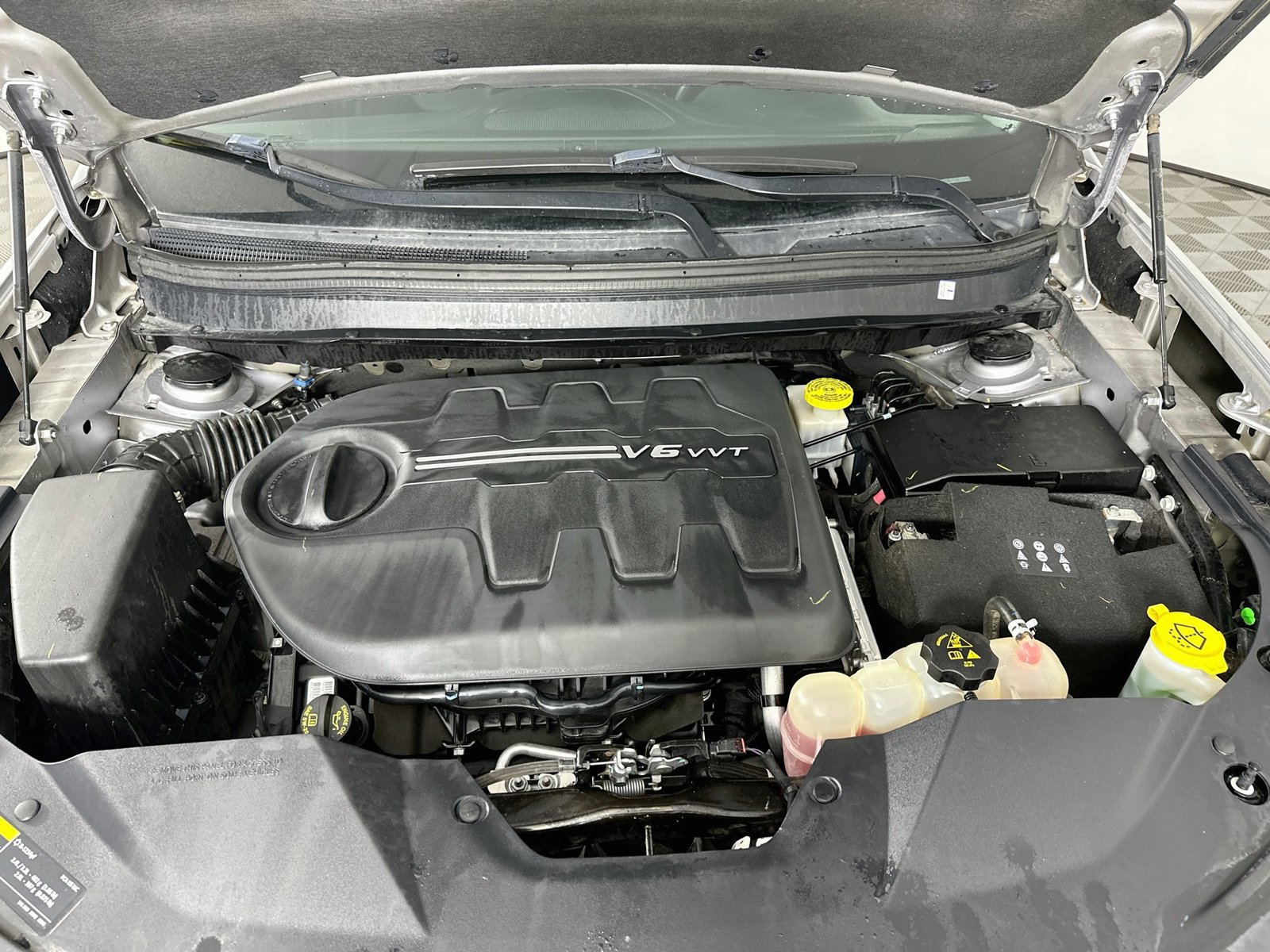 Used 2019 Jeep Cherokee Latitude Plus w/ Comfort/Convenience Group AWD/4WD image 29