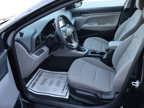 Used 2020 Hyundai Elantra SE FWD image 5