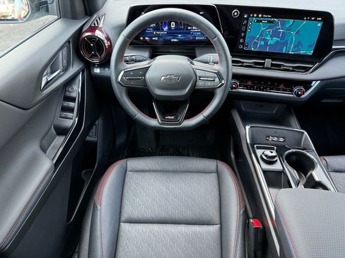 Used 2025 Chevrolet Equinox RS image 28