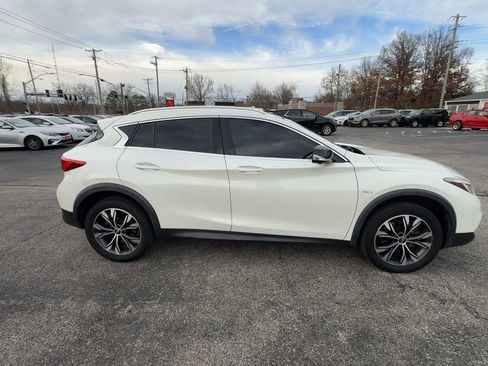 Used 2019 INFINITI QX30 Premium w/ Navigation Package image 9