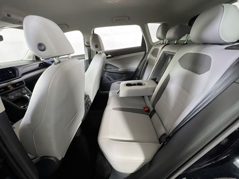 Used 2022 Volkswagen Taos SE image 22