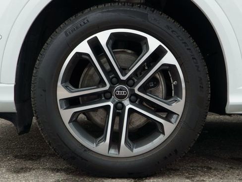 Used 2025 Audi Q5 Premium Plus w/ Premium Plus image 12