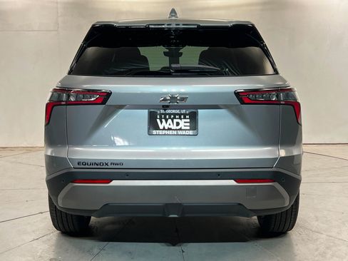 New 2027 Chevrolet Equinox LT w/ Convenience Package II AWD/4WD image 5