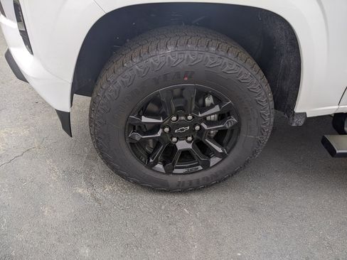 New 2025 Chevrolet Colorado Z71 w/ Midnight Edition image 11