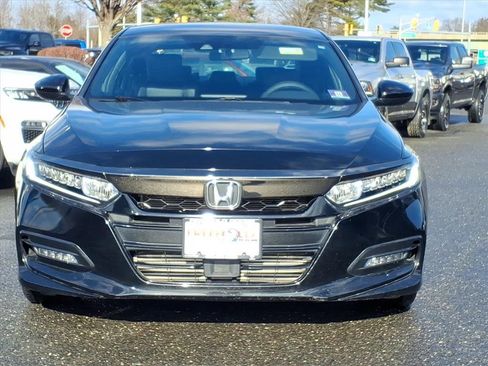 Used 2018 Honda Accord Sport image 2