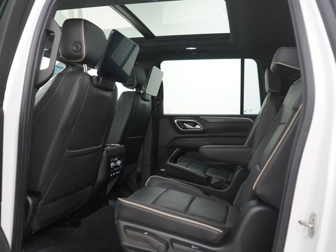 Used 2021 GMC Yukon XL SLT w/ SLT Premium Package AWD/4WD image 20