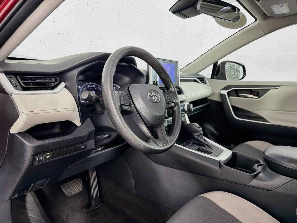 Used 2023 Toyota RAV4 XLE w/ Convenience Package FWD image 14
