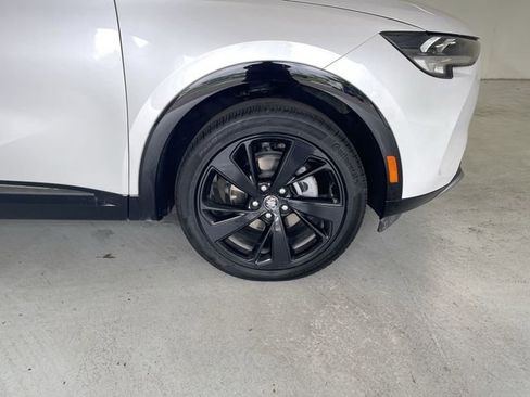 Certified 2023 Buick Envision Essence w/ Sport Touring Package image 14