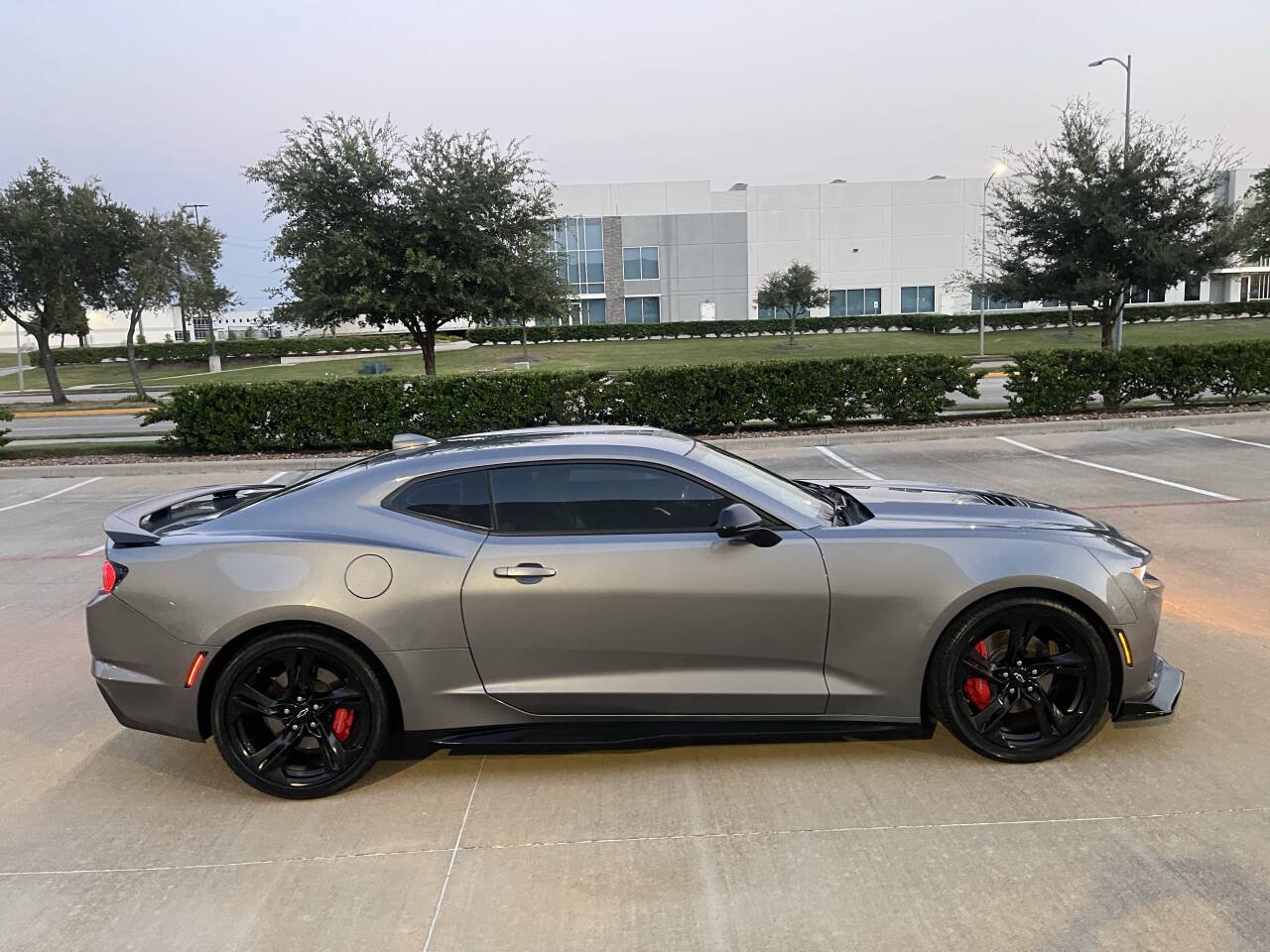 Used 2021 Chevrolet Camaro SS RWD image 4