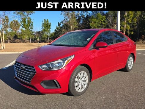 Used 2022 Hyundai Accent SE image 19