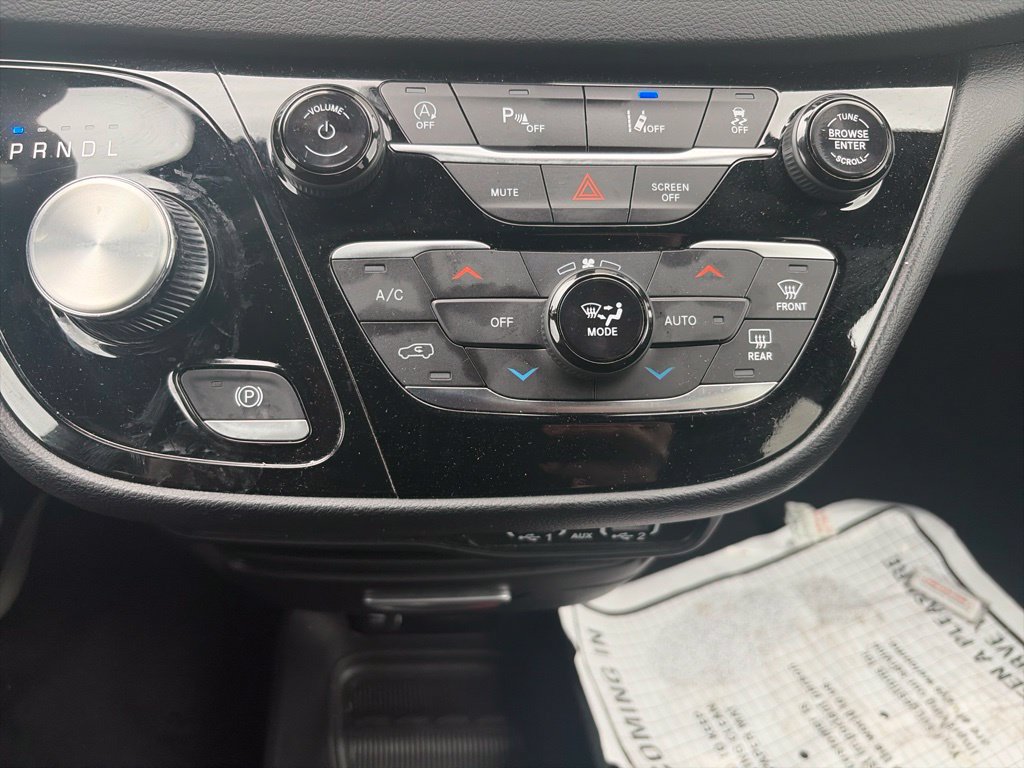 Used 2025 Chrysler Pacifica Select FWD image 22