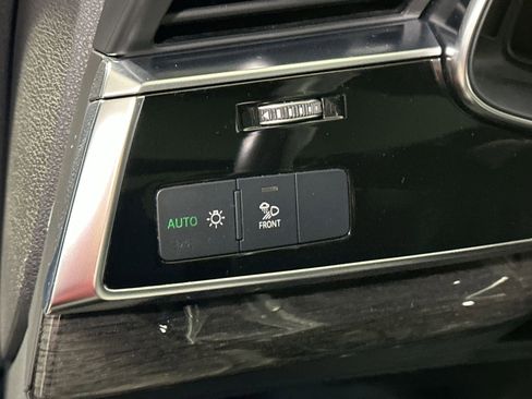 Used 2019 Audi Q8 Premium Plus image 18