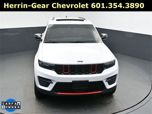 Used 2025 Jeep Grand Cherokee Altitude image 37