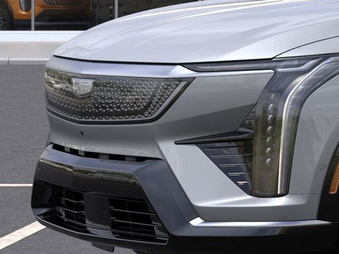 New 2025 Cadillac Optiq Sport 1 w/ LPO, ONYX Package image 13
