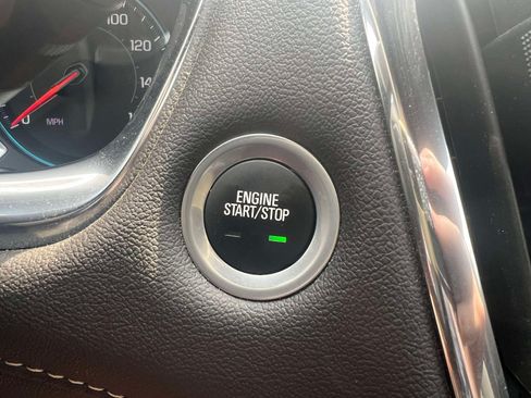 Used 2023 Chevrolet Traverse LT FWD image 26