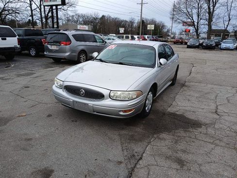 Used 2002 Buick Le Sabre Custom image 1