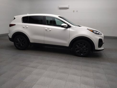 Used 2022 Kia Sportage LX w/ LX FWD Value Edition Package image 11